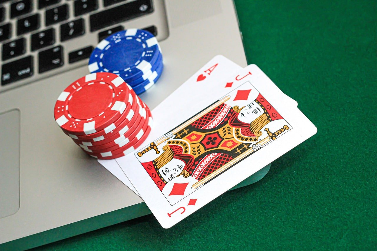Live casino table games including baccarat and roulette streamed in real time on mwbet